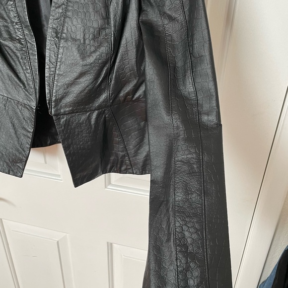 New Bebe Women's peplum black genuine leather blazer jacket XS - Picture 7 of 9